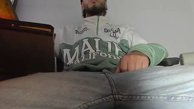 s sven03 online show from October 19, 2025, 11:27 pm