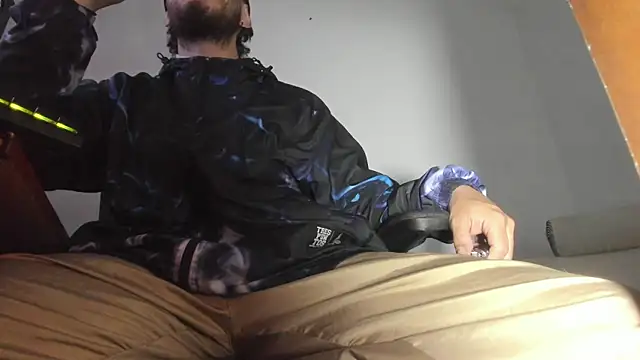 s sven03 online show from November 4, 2025, 4:44 am