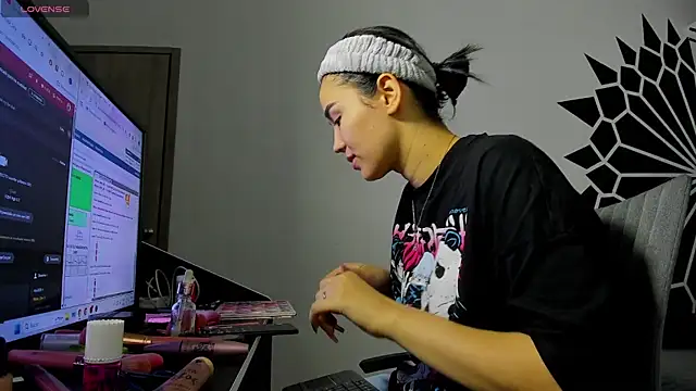 Snapshot of Rubi_Sky chatting on March 8, 2025, 4:56 am Rubi Sky online show from March 8, 2025, 4:56 am