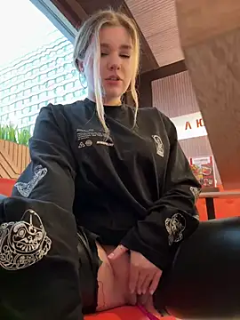 Snapshot of PumaShyXD chatting on January 28, 2025, 10:23 am PumaShyXD online show from January 28, 2025, 10:23 am