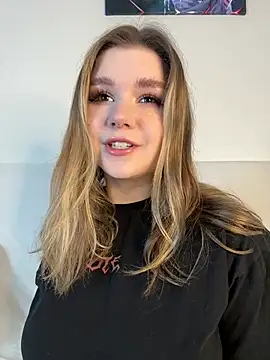 Snapshot of PumaShyXD chatting on March 12, 2025, 1:19 pm PumaShyXD online show from March 12, 2025, 1:19 pm