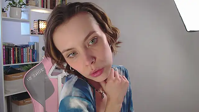 milly ross online show from February 25, 2025, 7:09 am