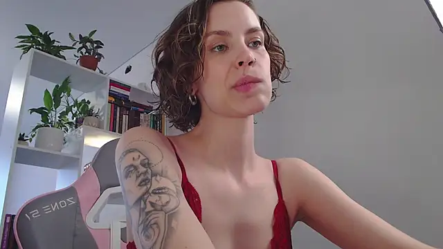 milly ross online show from March 3, 2025, 8:05 am