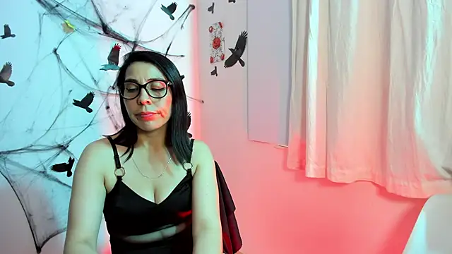 AdelleLennox cg online show from November 6, 2025, 6:53 pm