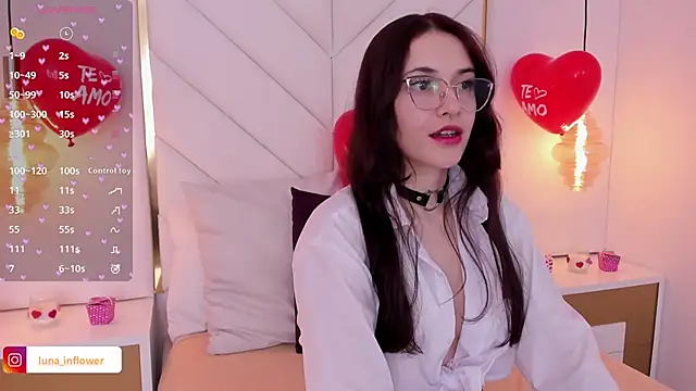 Snapshot of Flor_delunaa chatting on February 17, 2025, 12:16 pm Flor delunaa online show from February 17, 2025, 12:16 pm