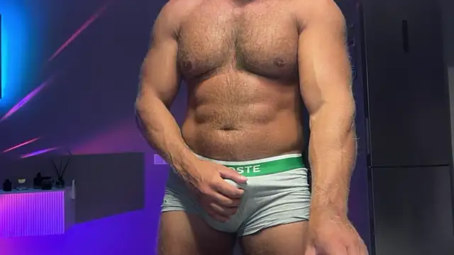 Snapshot of KarlosRichi chatting on October 13, 2025, 3:34 pm KarlosRichi online show from October 13, 2025, 3:34 pm