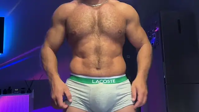 Snapshot of KarlosRichi chatting on November 12, 2025, 3:40 am KarlosRichi online show from November 12, 2025, 3:40 am