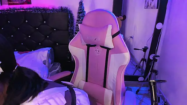 Snapshot of kary_bunny3 chatting on January 10, 2025, 6:09 am kary bunny3 online show from January 10, 2025, 6:09 am