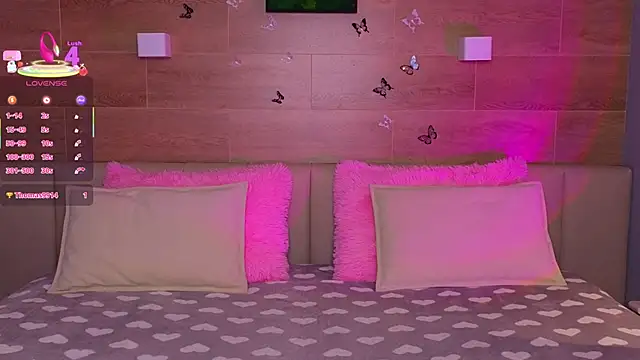 SaraCros online show from November 11, 2025, 5:40 am