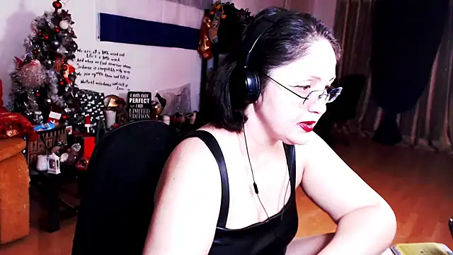 Snapshot of Imperatriza chatting on February 6, 2025, 12:33 am Imperatriza online show from February 6, 2025, 12:33 am