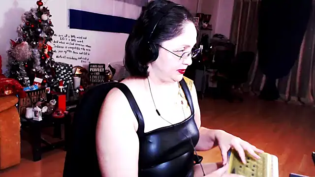 Snapshot of Imperatriza chatting on February 6, 2025, 3:37 am Imperatriza online show from February 6, 2025, 3:37 am