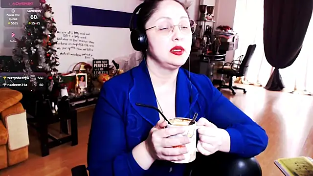 Snapshot of Imperatriza chatting on February 18, 2025, 12:49 pm Imperatriza online show from February 18, 2025, 12:49 pm