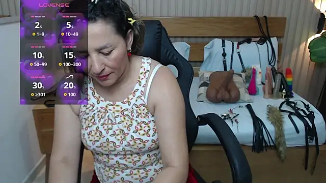 luciana ballesteros  online show from November 20, 2025, 12:27 pm