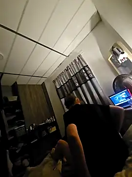 hotshotbad online show from December 18, 2025, 8:04 pm