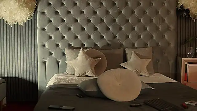 Snapshot of AmelyNoir chatting on February 24, 2025, 4:27 am AmelyNoir online show from February 24, 2025, 4:27 am