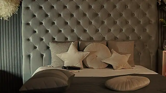 Snapshot of AmelyNoir chatting on February 27, 2025, 5:45 am AmelyNoir online show from February 27, 2025, 5:45 am