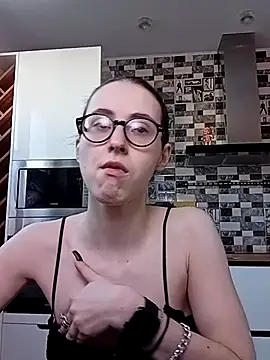 MartiniiSelenna online show from February 19, 2025, 6:44 am