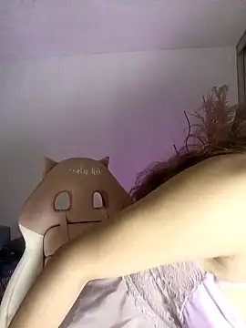 Snapshot of lovely_kitt chatting on November 20, 2025, 11:48 pm lovely kitt online show from November 20, 2025, 11:48 pm