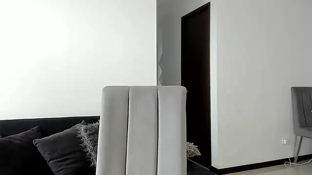 angelturned001 online show from January 24, 2025, 9:05 pm