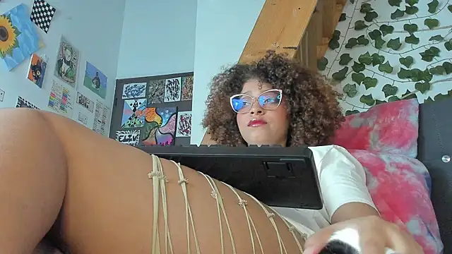 Snapshot of Ada_gales_ chatting on December 6, 2024, 2:46 am Ada gales online show from December 6, 2024, 2:46 am