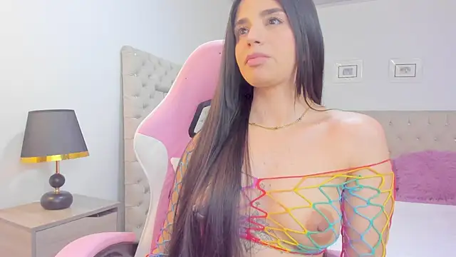 carlaperez  online show from October 18, 2025, 10:43 pm