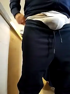 Snapshot of MATTIS11 chatting on March 11, 2025, 3:12 pm MATTIS11 online show from March 11, 2025, 3:12 pm