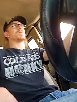 Snapshot of REDHAMMER_ chatting on September 9, 2025, 8:30 pm REDHAMMER  online show from September 9, 2025, 8:30 pm