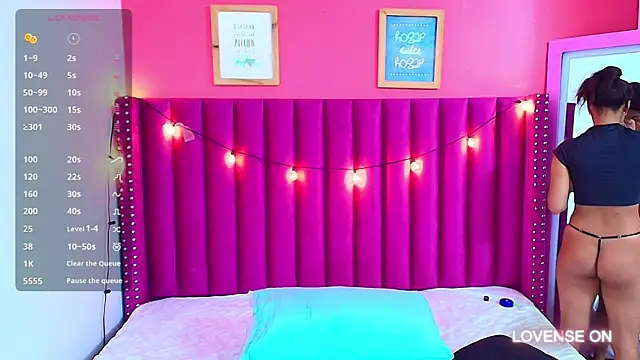 Snapshot of littleebonny chatting on December 16, 2024, 12:16 pm littleebonny online show from December 16, 2024, 12:16 pm