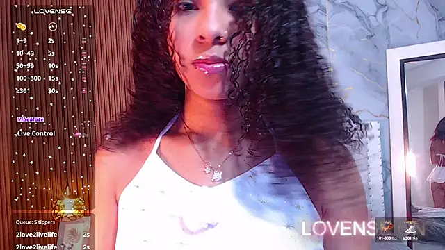 Snapshot of littleebonny chatting on December 26, 2024, 2:22 am littleebonny online show from December 26, 2024, 2:22 am