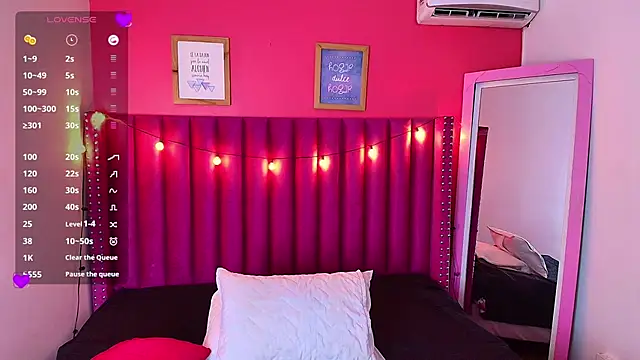 Snapshot of littleebonny chatting on January 15, 2025, 1:09 pm littleebonny online show from January 15, 2025, 1:09 pm