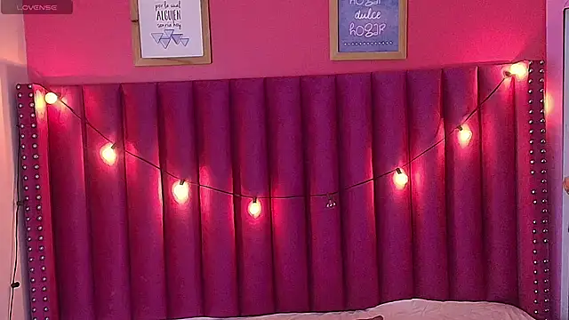 Snapshot of littleebonny chatting on February 4, 2025, 1:06 pm littleebonny online show from February 4, 2025, 1:06 pm