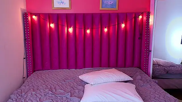 Snapshot of littleebonny chatting on February 20, 2025, 1:51 pm littleebonny online show from February 20, 2025, 1:51 pm