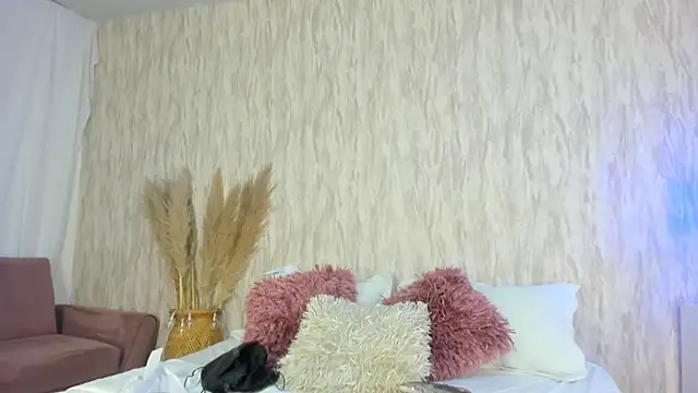 Snapshot of emily_parkerr chatting on December 3, 2024, 9:23 pm emily parkerr online show from December 3, 2024, 9:23 pm