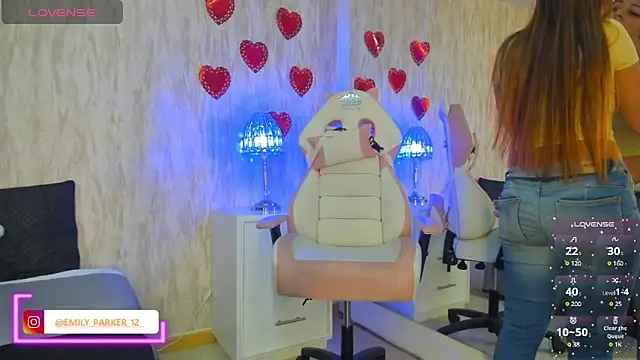 Snapshot of emily_parkerr chatting on March 15, 2025, 12:34 pm emily parkerr online show from March 15, 2025, 12:34 pm