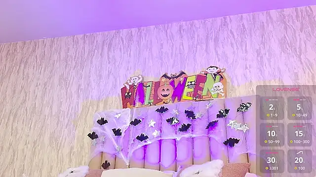 Snapshot of emily_parkerr chatting on October 8, 2025, 8:39 pm emily parkerr online show from October 8, 2025, 8:39 pm