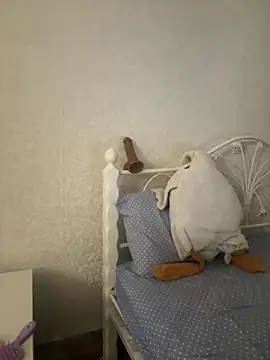 BeatriceTender online show from December 5, 2025, 3:26 am