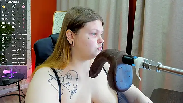 Snapshot of AuroraDemoni chatting on December 2, 2025, 6:52 am AuroraDemoni online show from December 2, 2025, 6:52 am