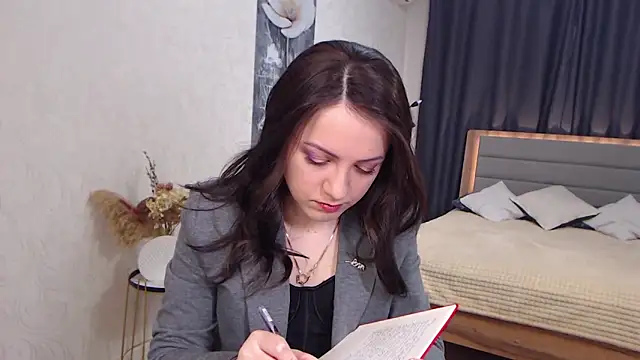 SusanMorado online show from March 6, 2025, 7:14 am