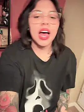 Snapshot of miacanela_xo chatting on January 30, 2025, 5:19 am miacanela xo online show from January 30, 2025, 5:19 am