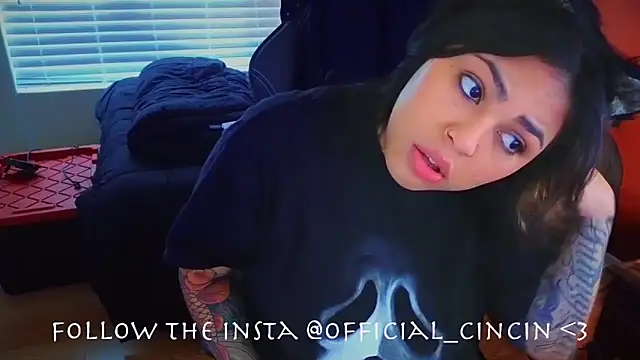 Snapshot of miacanela_xo chatting on February 6, 2025, 12:00 am miacanela xo online show from February 6, 2025, 12:00 am