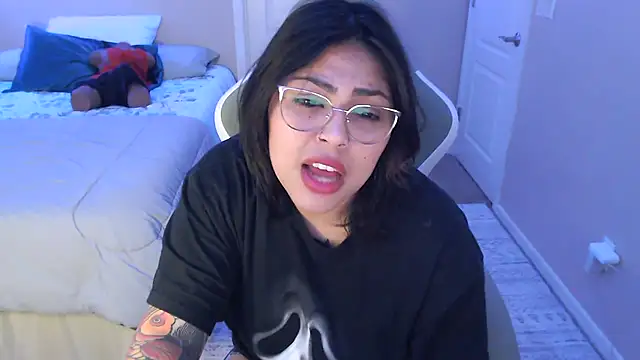 Snapshot of miacanela_xo chatting on February 6, 2025, 3:06 am miacanela xo online show from February 6, 2025, 3:06 am