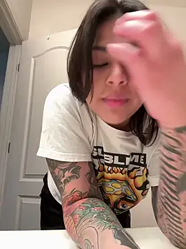 Snapshot of miacanela_xo chatting on February 10, 2025, 3:35 am miacanela xo online show from February 10, 2025, 3:35 am