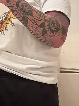 Snapshot of miacanela_xo chatting on February 10, 2025, 6:42 am miacanela xo online show from February 10, 2025, 6:42 am