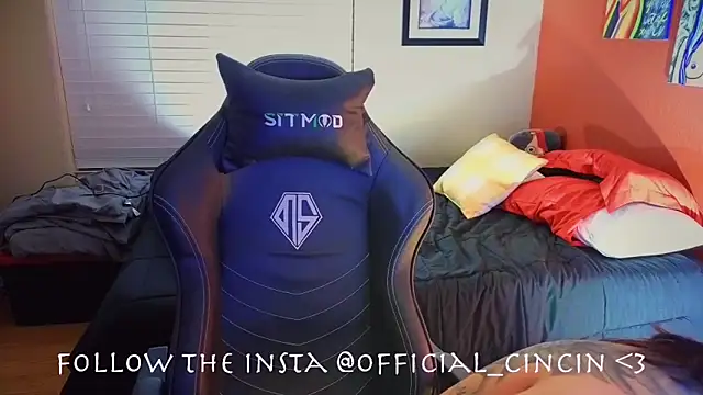 Snapshot of miacanela_xo chatting on February 13, 2025, 4:32 am miacanela xo online show from February 13, 2025, 4:32 am