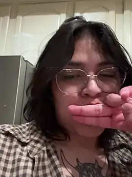 Snapshot of miacanela_xo chatting on March 1, 2025, 1:11 am miacanela xo online show from March 1, 2025, 1:11 am