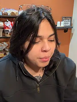 Snapshot of miacanela_xo chatting on March 8, 2025, 2:45 am miacanela xo online show from March 8, 2025, 2:45 am