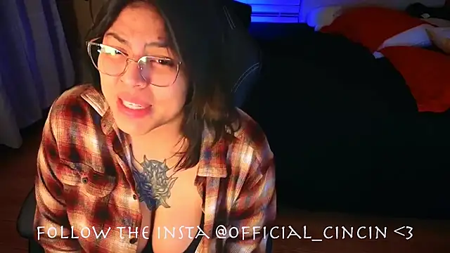 Snapshot of miacanela_xo chatting on March 17, 2025, 4:40 am miacanela xo online show from March 17, 2025, 4:40 am