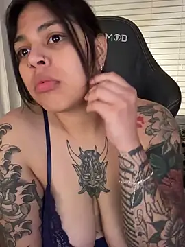 Snapshot of miacanela_xo chatting on March 19, 2025, 6:57 am miacanela xo online show from March 19, 2025, 6:57 am