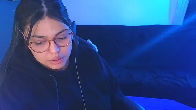 Snapshot of miacanela_xo chatting on September 25, 2025, 12:47 am miacanela xo online show from September 25, 2025, 12:47 am