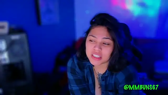 Snapshot of miacanela_xo chatting on October 28, 2025, 12:14 am miacanela xo online show from October 28, 2025, 12:14 am